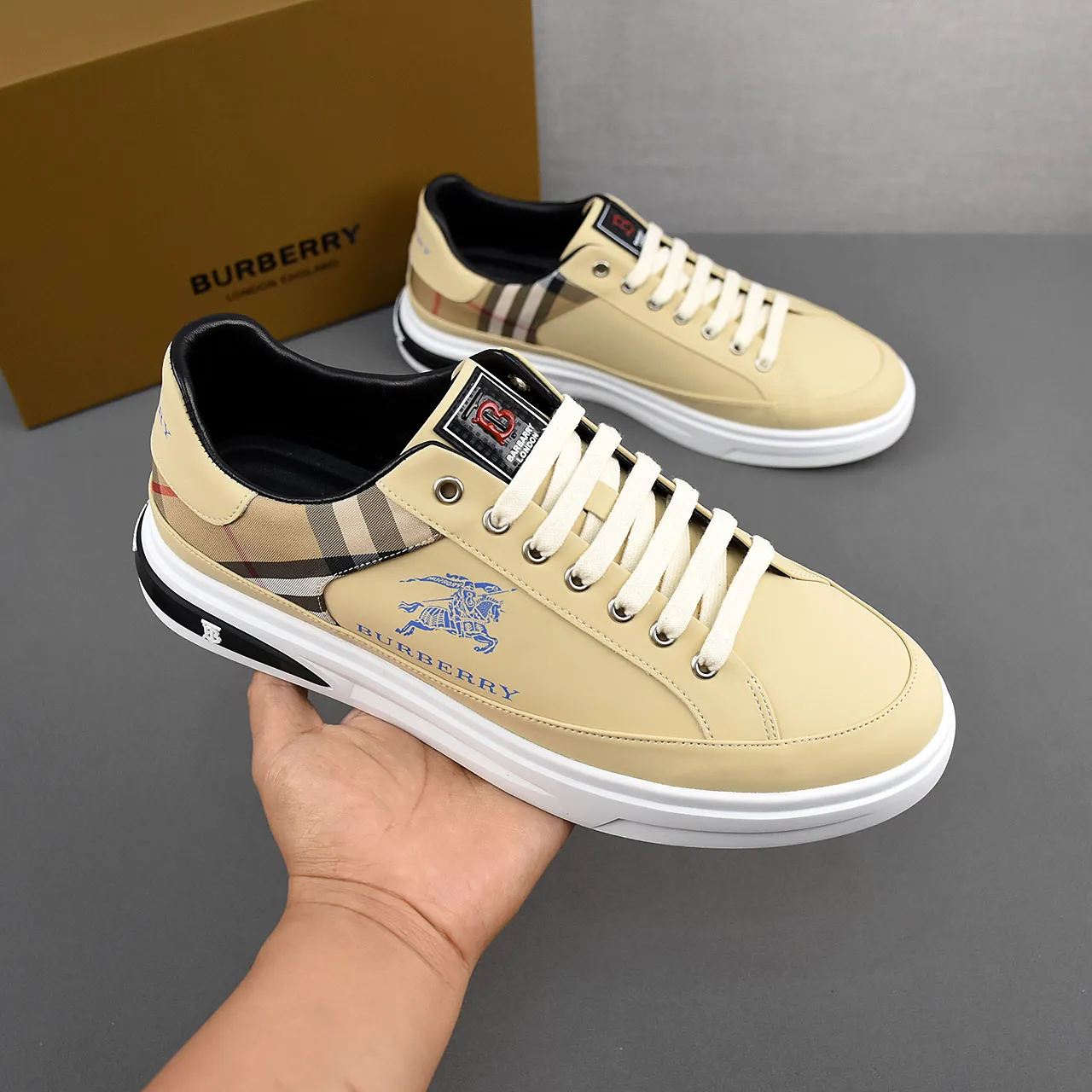 PP400⛳️⛳️⛳️Burberry [Burberry] fashionable sports and casual shoes, the upper is made of first-layer cowhide with plaid material, first-layer pigskin lining, and rubber outsole. Men's size 38-44.